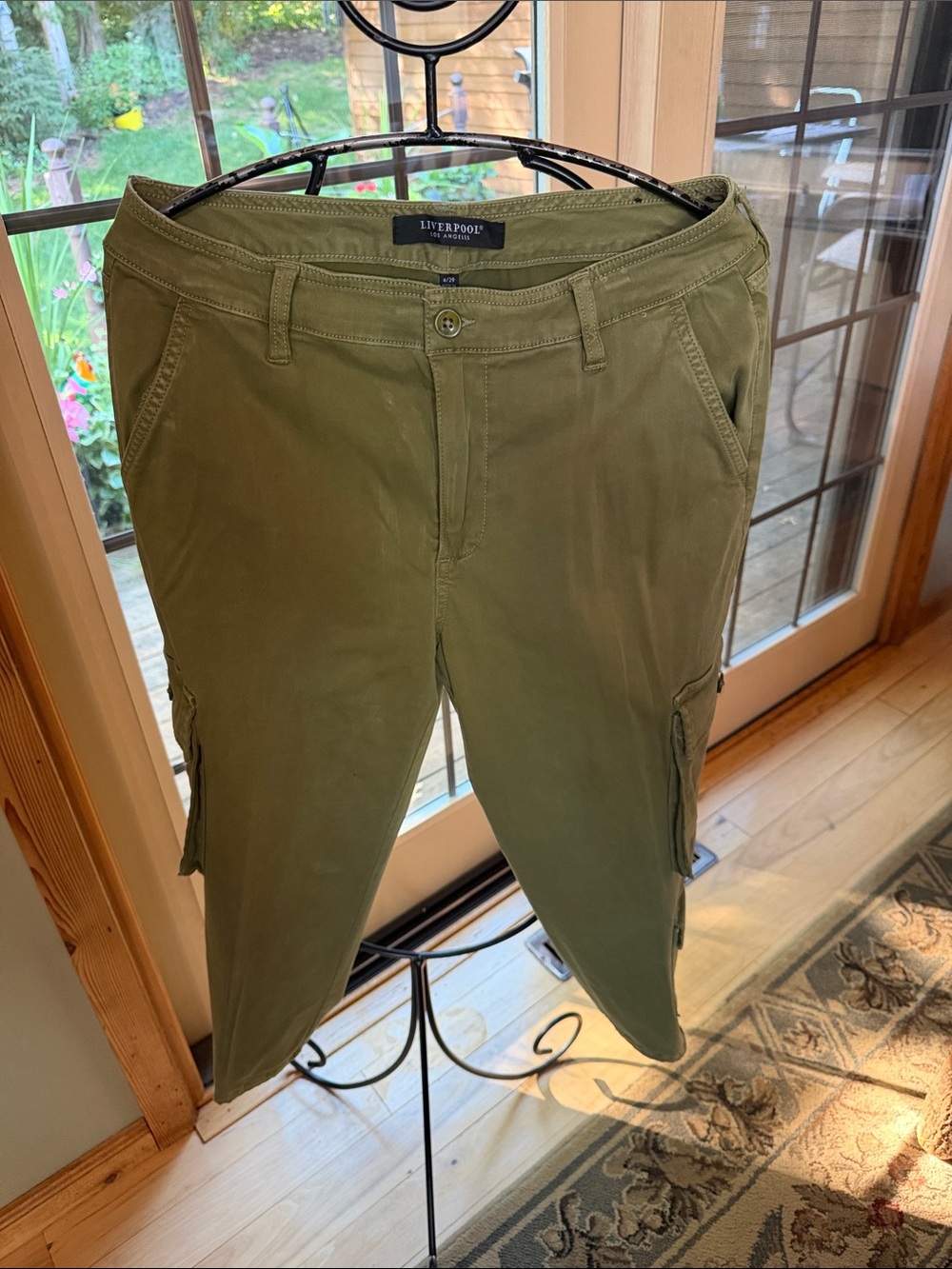 Liverpool Los Angeles Olive Cargo with Functional Side Pocketed Sz 8/29 Pants